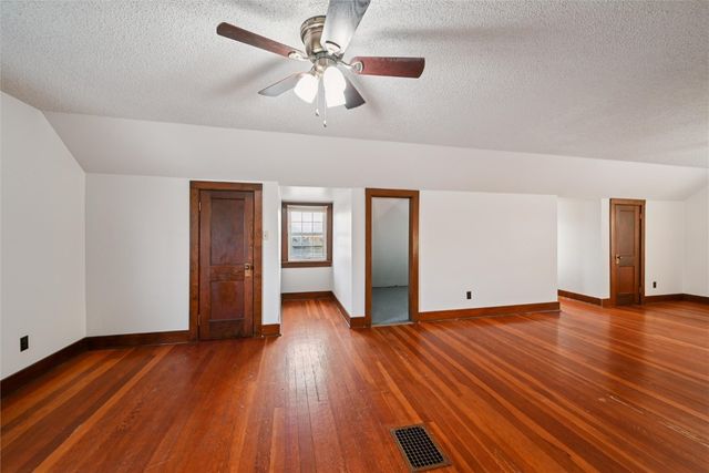 628 33rd Street NE, Cedar Rapids, IA 52402