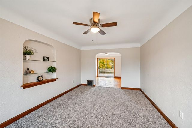 628 33rd Street NE, Cedar Rapids, IA 52402