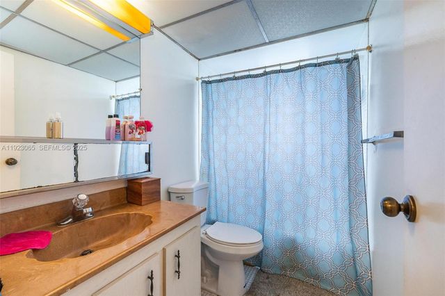 2840 Somerset Dr 207M, Lauderdale Lakes, FL 33311