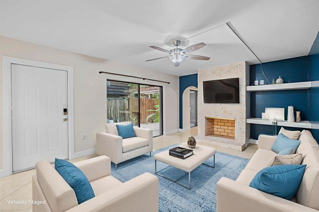 617 6th Lane, Palm Beach Gardens, FL 33418