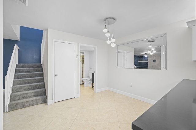 617 6th Lane, Palm Beach Gardens, FL 33418