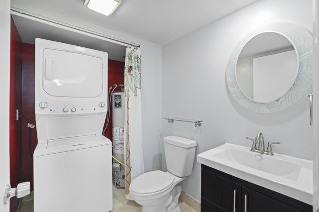 617 6th Lane, Palm Beach Gardens, FL 33418