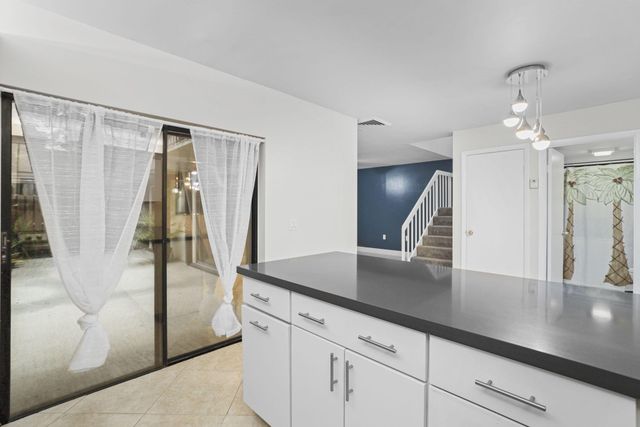 617 6th Lane, Palm Beach Gardens, FL 33418