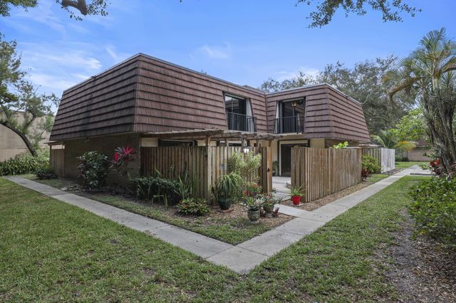 617 6th Lane, Palm Beach Gardens, FL 33418