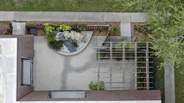 617 6th Lane, Palm Beach Gardens, FL 33418