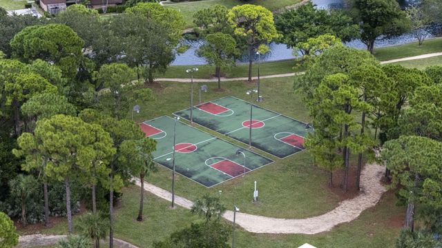 617 6th Lane, Palm Beach Gardens, FL 33418