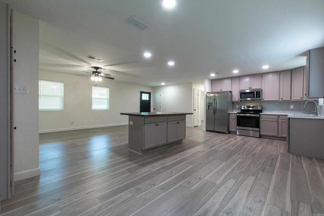 2103 Wright Avenue, Benton, AR 72019