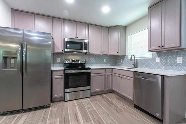 2103 Wright Avenue, Benton, AR 72019