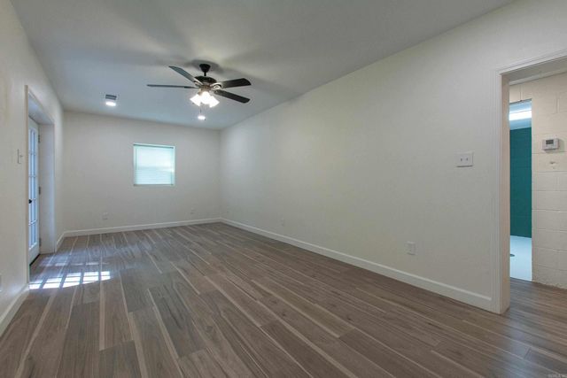 2103 Wright Avenue, Benton, AR 72019
