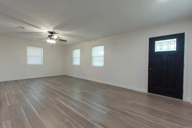 2103 Wright Avenue, Benton, AR 72019