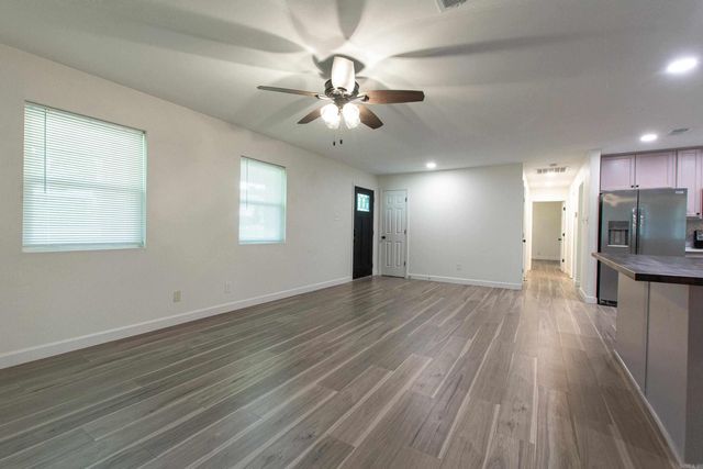 2103 Wright Avenue, Benton, AR 72019