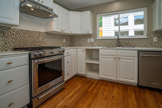 2201 Bartlett Street, Houston, TX 77098