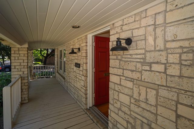 2201 Bartlett Street, Houston, TX 77098