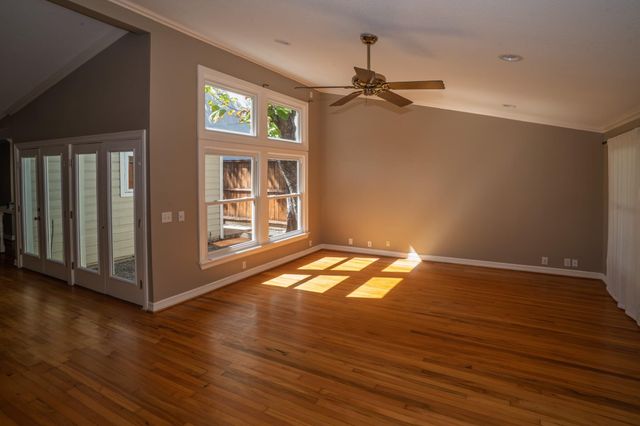 2201 Bartlett Street, Houston, TX 77098