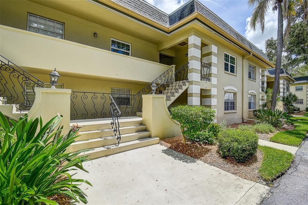 48 COUNTRY CLUB DRIVE 48, Largo, FL 33771