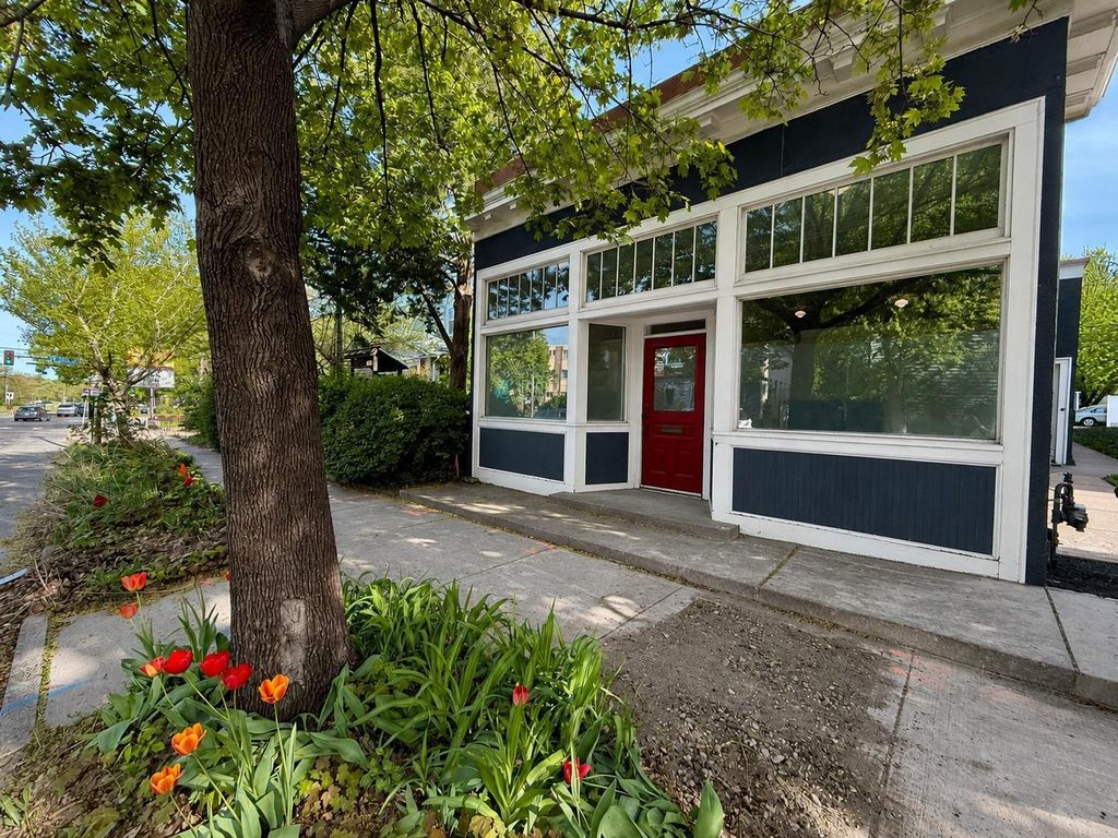 3015 E Franklin Avenue, Minneapolis, MN 55406