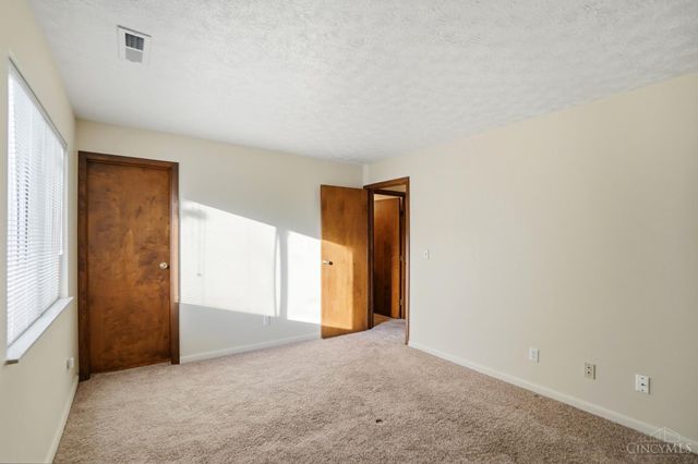 2050 Woodtrail Drive, Fairfield, OH 45014