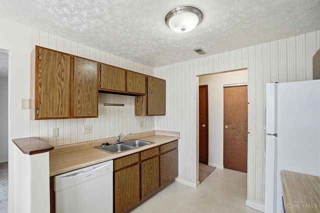 2050 Woodtrail Drive, Fairfield, OH 45014