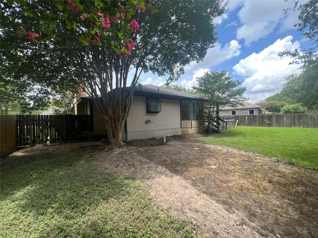 146 Forest DR, Seguin, TX 78155