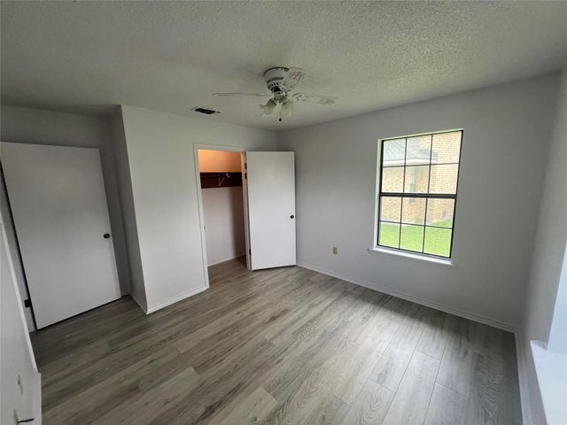146 Forest DR, Seguin, TX 78155