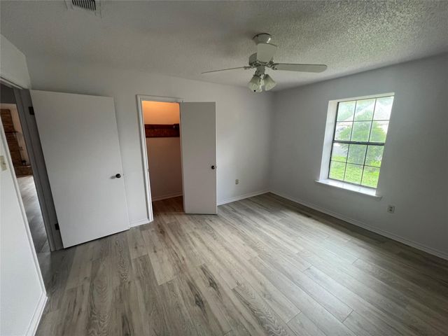 146 Forest DR, Seguin, TX 78155