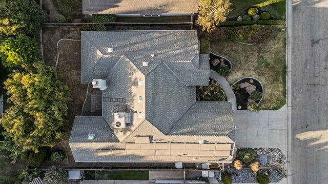 8425 N 8th Street, Fresno, CA 93720