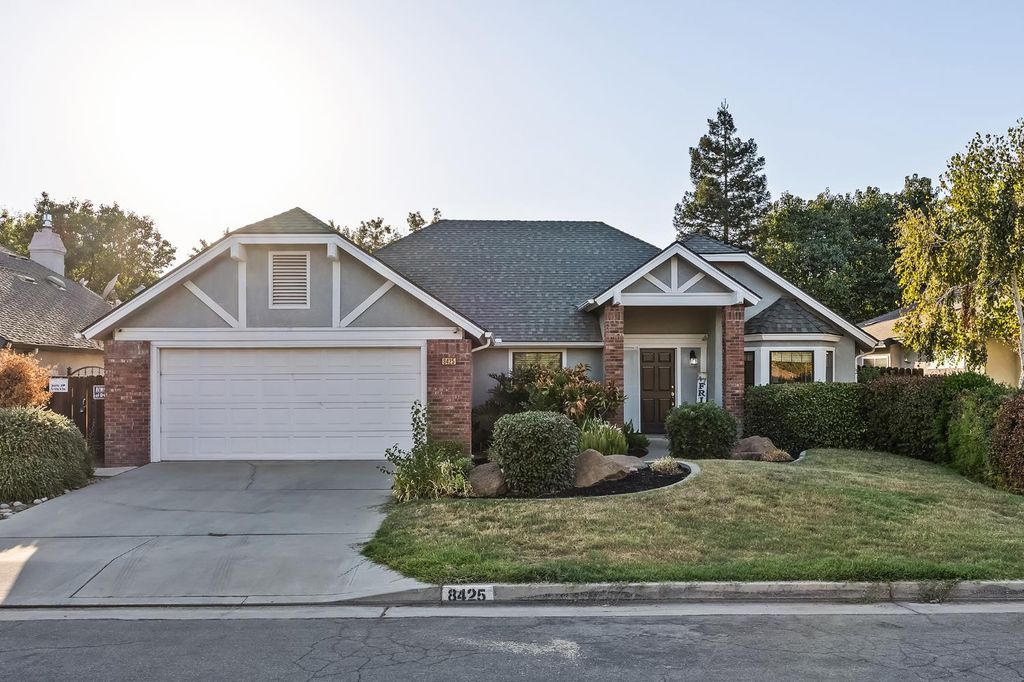Image 1 of property listing at 8425 N 8th Street, Fresno, CA 93720