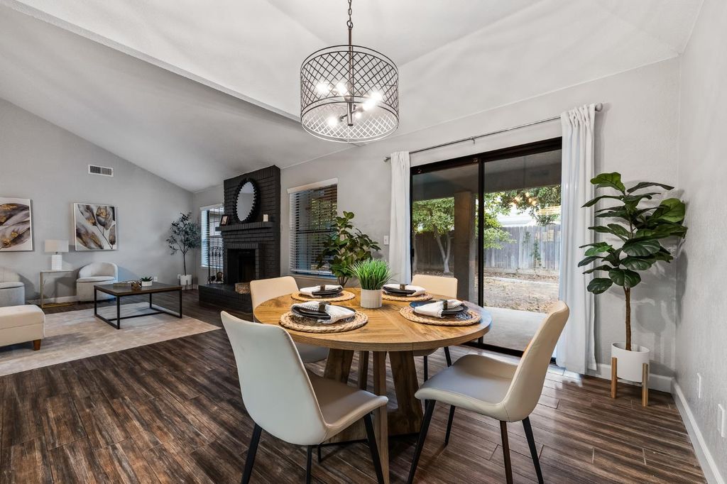 Image 13 of property listing at 8425 N 8th Street, Fresno, CA 93720