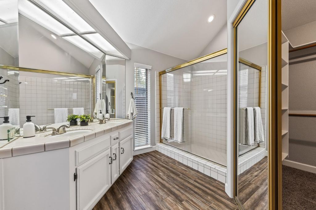 Image 19 of property listing at 8425 N 8th Street, Fresno, CA 93720