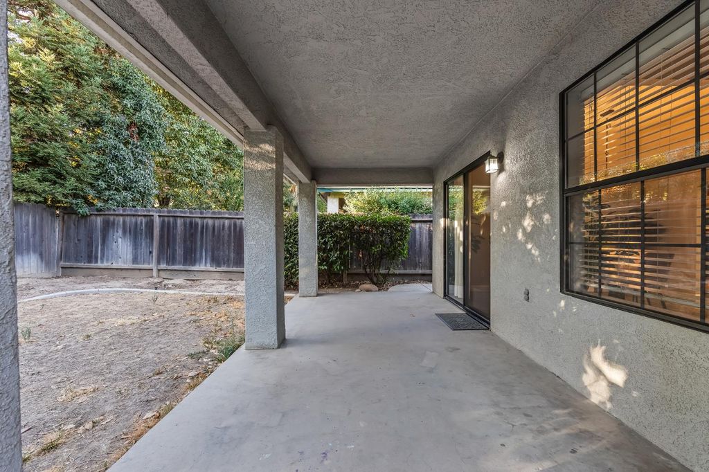 Image 32 of property listing at 8425 N 8th Street, Fresno, CA 93720