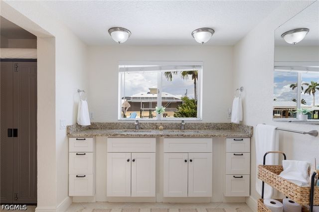 3728 Emerald AVE, St James City, FL 33956