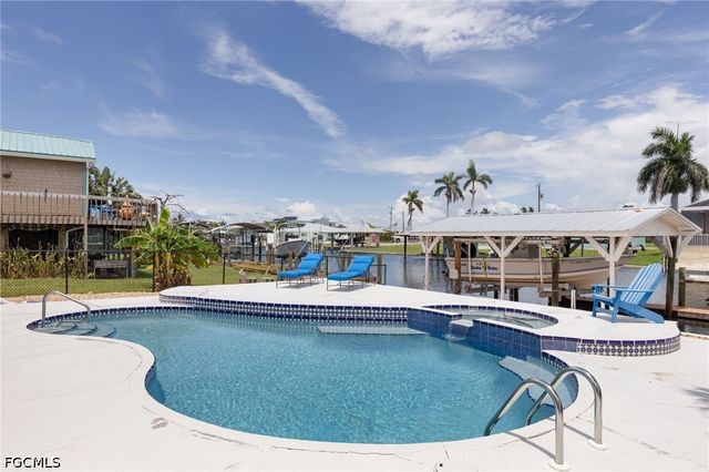 3728 Emerald AVE, St James City, FL 33956