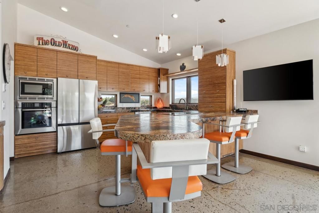 Image 14 of property listing at 16996 Sky Valley Drive, Ramona, CA 92065