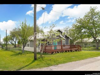 8021 9th, Somerset, TX 78069