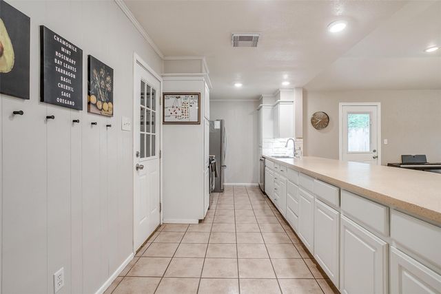 136 NW Suzanne Terrace, Burleson, TX 76028