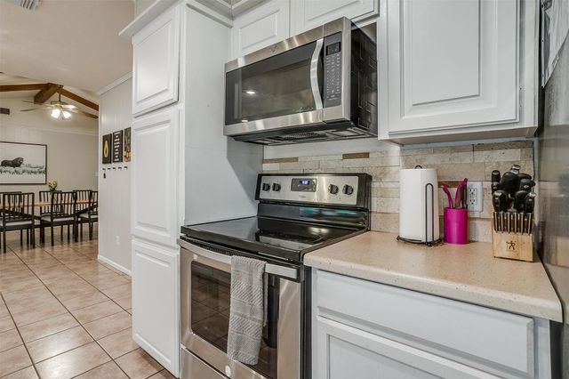 136 NW Suzanne Terrace, Burleson, TX 76028