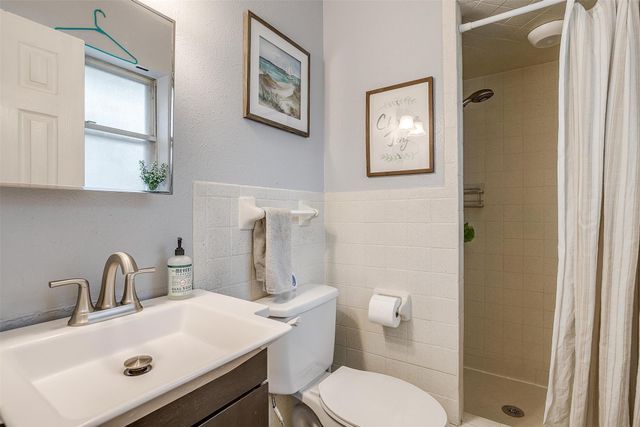 136 NW Suzanne Terrace, Burleson, TX 76028