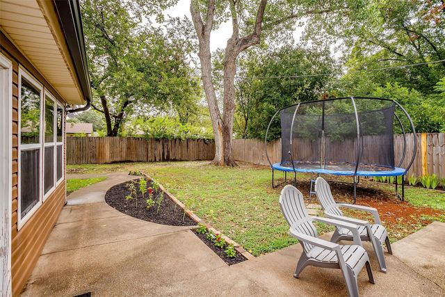136 NW Suzanne Terrace, Burleson, TX 76028