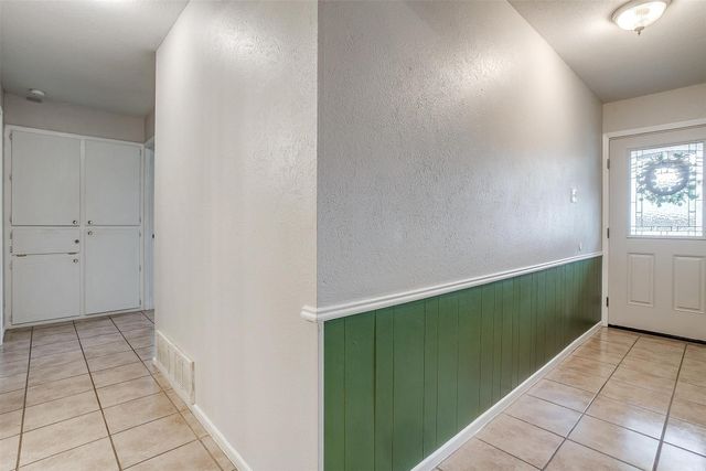 136 NW Suzanne Terrace, Burleson, TX 76028