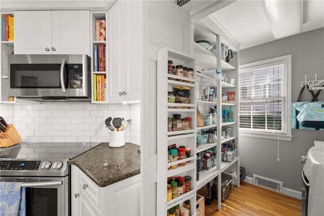 650 Nokomis Court, Winston-salem, NC 27106