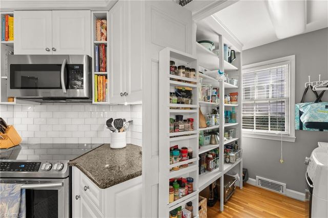 650 Nokomis Court, Winston-salem, NC 27106