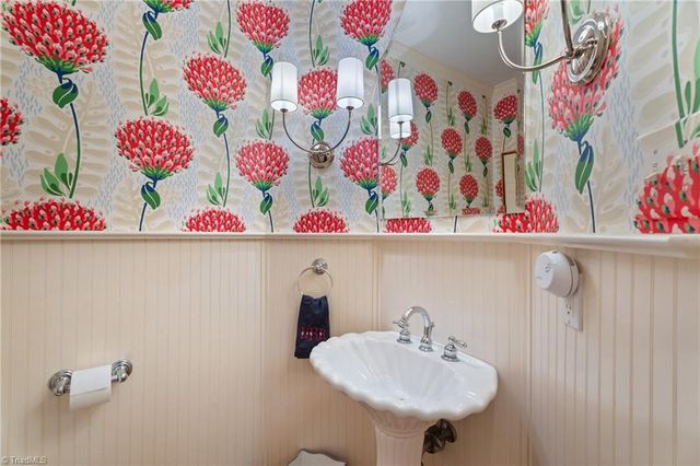 650 Nokomis Court, Winston-salem, NC 27106