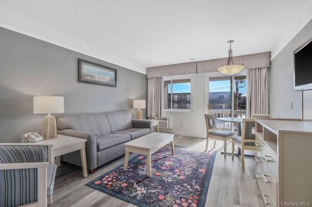 131 S Emerson Avenue 216, Montauk, NY 11954