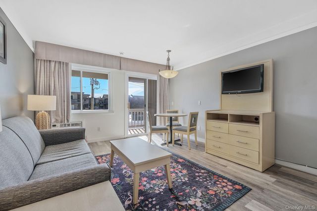 131 S Emerson Avenue 216, Montauk, NY 11954