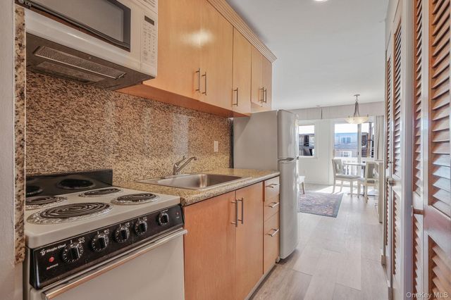 131 S Emerson Avenue 216, Montauk, NY 11954