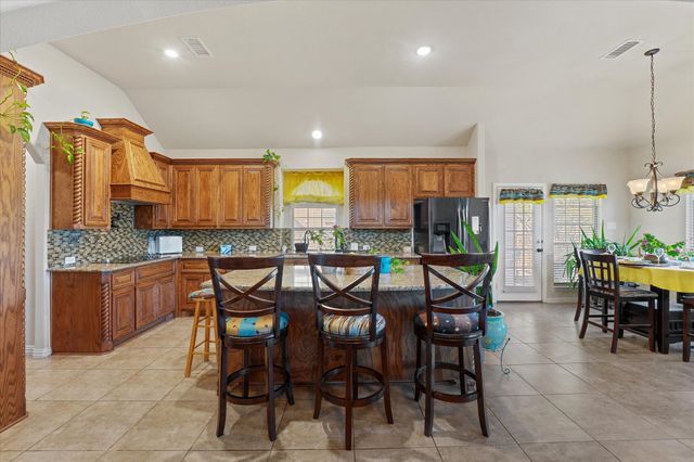 305 Fountain Creek Court, Ovilla, TX 75154