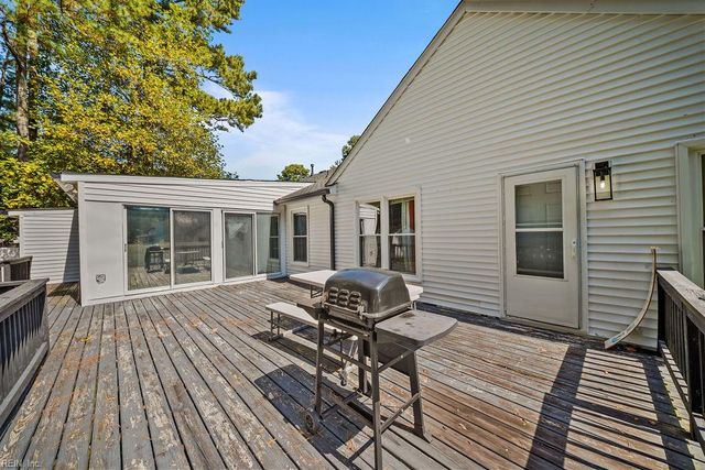 809 Haskins DR, Suffolk, VA 23434