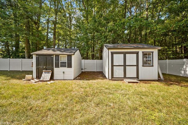 809 Haskins DR, Suffolk, VA 23434