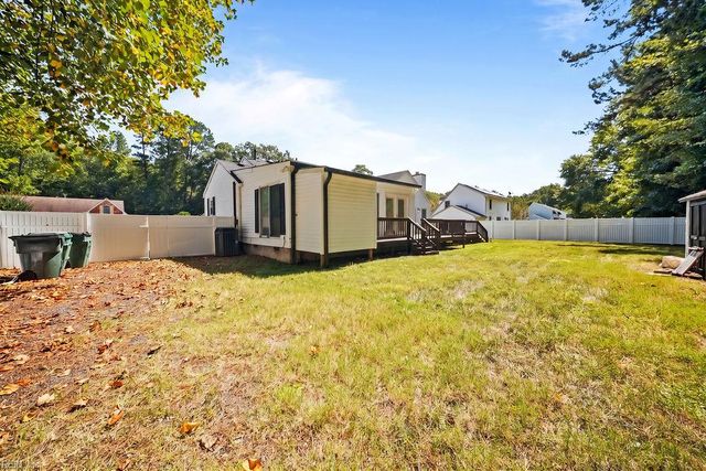 809 Haskins DR, Suffolk, VA 23434