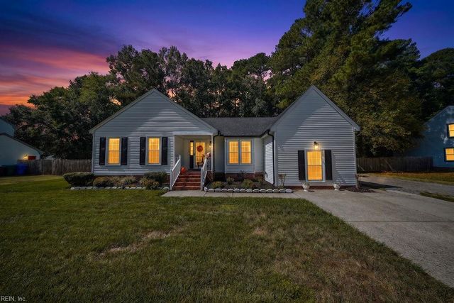 809 Haskins DR, Suffolk, VA 23434